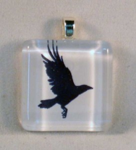 Navy-blue-crow,-fused-glass-pendant