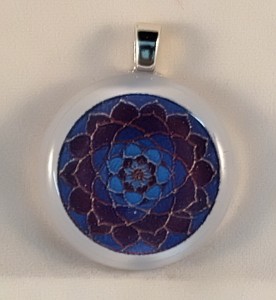 Old flower design, fused glass pendant